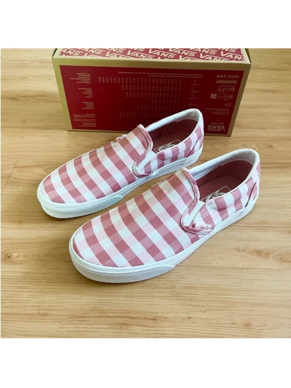 Vans Classic Slip-on
VNO0OXG8B06
(Gingham) Rosette/True White
Women 8.0 US - Picture 4 of 10